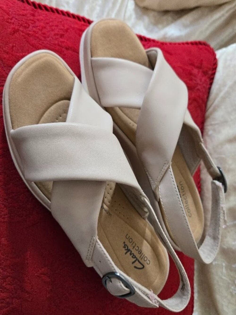 Clarks Collection White Wedge Sandals Women’s Size 8 Slingback Comfort